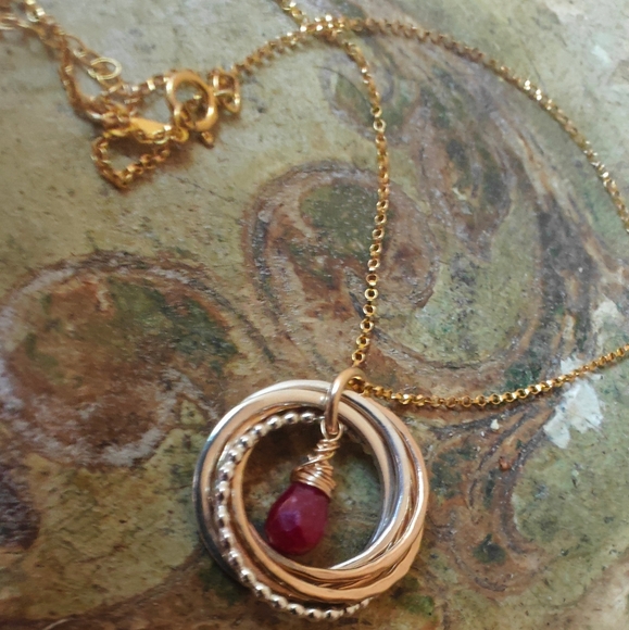 Jewelry - Gorgeous necklace 925 and 14 k. High quality piece.